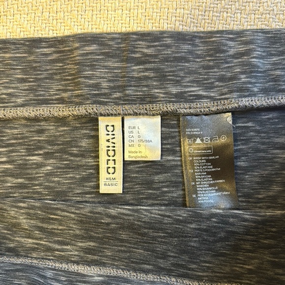 Divided H&M Women's Gray Strechy Skirt. Size L. - Picture 2 of 8